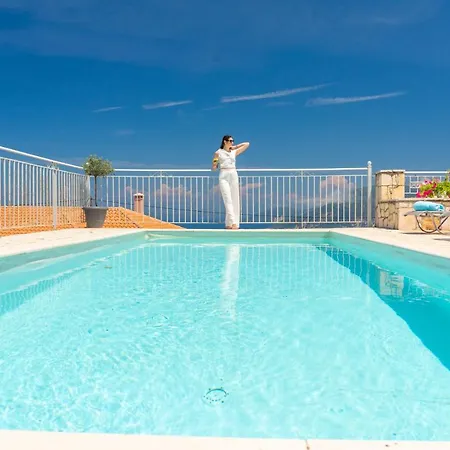 Guiscardos Luxury * Φισκάρδο